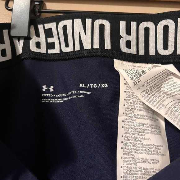 Navy Under Armour Leggings with Pink Accents - Picture 2 of 3